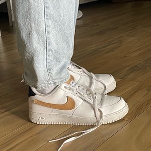 Nike Air Force 1 removable swoosh ‘07 LV8